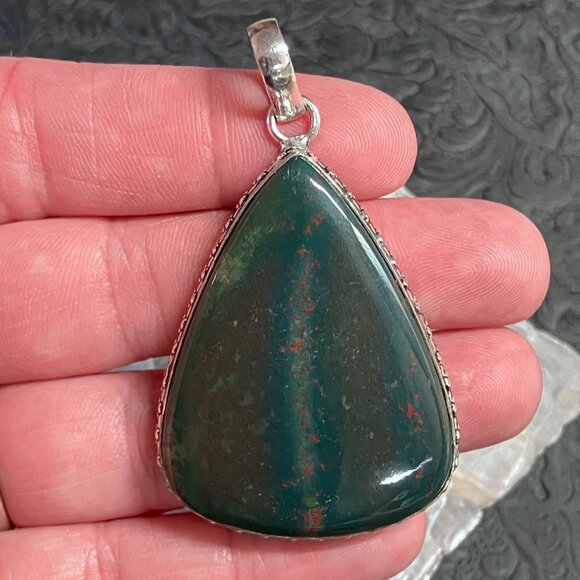 Heliotrope Bloodstone Natural Pendant Gemstone Crystal Jewelry - Picture 1 of 9